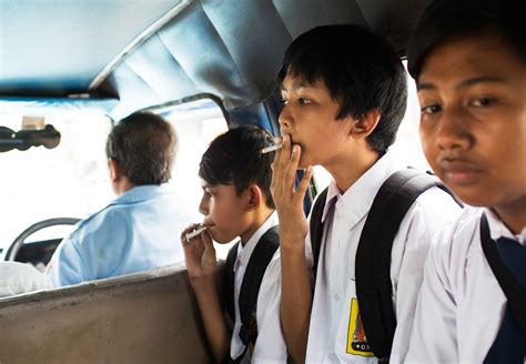 'Marlboro Boys': Photographing Underage Smoking in Indonesia | Time