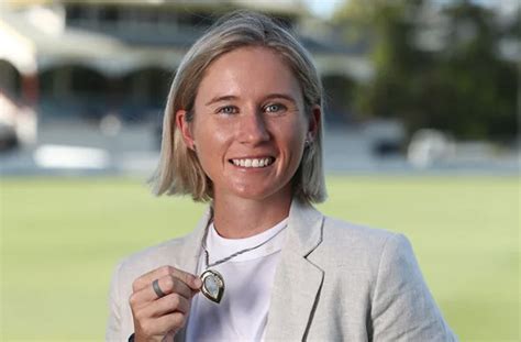 From Soccer to Teacher to Cricket - The Brave Story of Beth Mooney