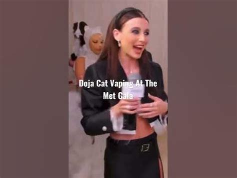 Doja Cat Vaping At The Met Gala - YouTube