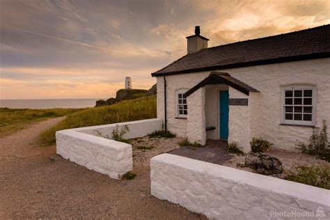 Image of Ynys Llanddwyn by Elgan Jones | 38318 | PhotoHound