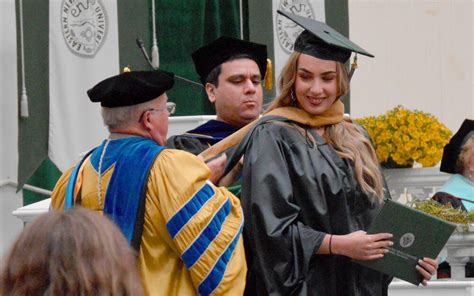 ENMU graduates cross stage - The Eastern New Mexico News