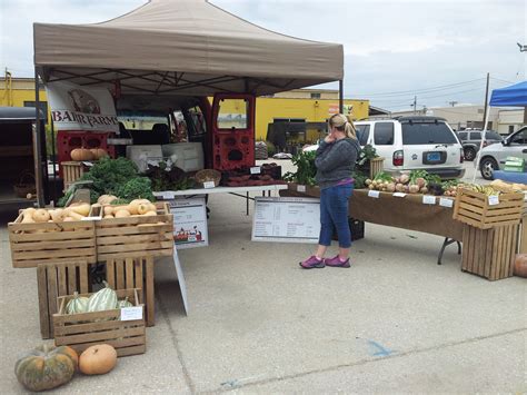 Farmers Me | Market tent, Farmers market booth, Farmers market