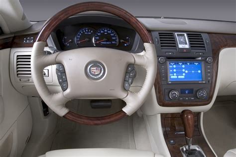 2008 Cadillac DTS Pictures - 63 Photos | Edmunds