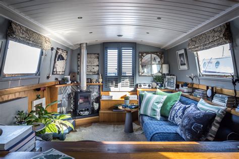 Houseboat Interior Design - DecorBuddi