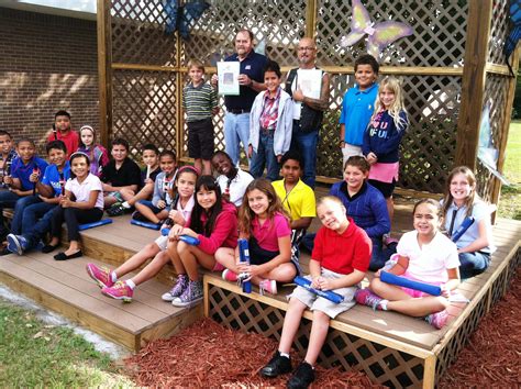 Mariposa Elementary celebrates new outdoor amphitheater built by special volunteers – LucieLink