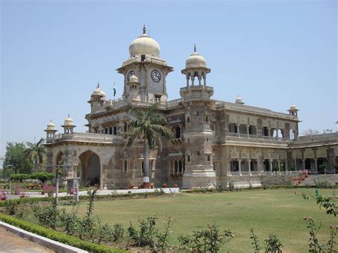 Indore @ Rs. 5 per km – Happy-Journey.com