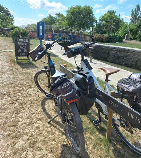 UTracks | Cycling the Canal du Midi in France