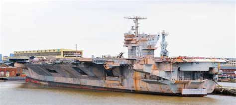 [3343 X 1495] Aircraft carrier USS John F Kennedy - CV67 abandoned at Philadelphia, PA, USA May ...