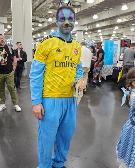 Charlie Cox attended NYCC with his daughter, cosplaying as Bluey. #charliecox #daredevil #marvel ...