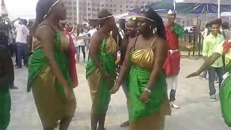 Burundi Cultural Dance - YouTube