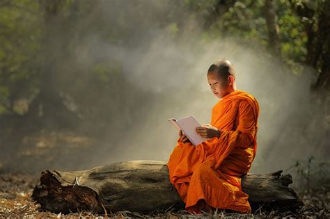 Buddhist Monk Meditating Wallpaper