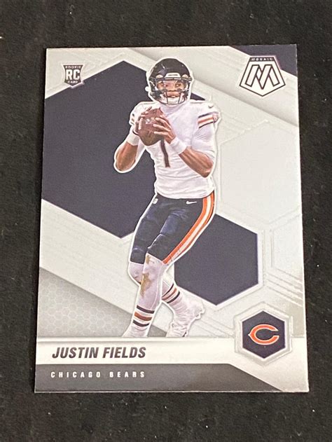 Lot - 2021 Mosaic RC Justin Fields Rookie