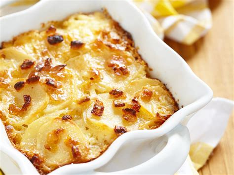 Gratin dauphinois fondant au gruyère : Recette de Gratin dauphinois fondant au gruyère - Marmiton