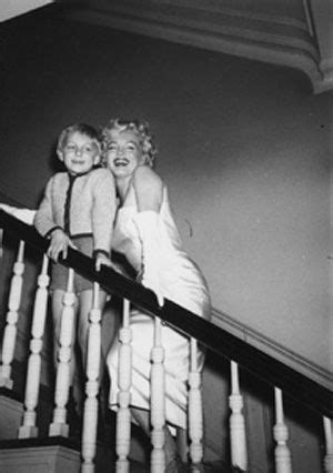 Marilyn with children - Marilyn Monroe Photo (35548415) - Fanpop