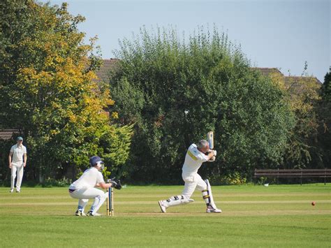 Best Cricket Bat For Beginners - Village Cricket Co