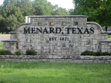 Image: Menard, TX, welcome sign IMG 4375