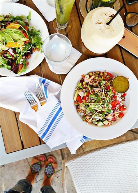 a healthy eating + vegan friendly restaurant guide to south Florida. on ohdeardreablog.com with ...