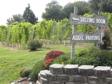 WineCompass: Visiting the Lehigh Valley Wine Trail: Vynecrest Winery