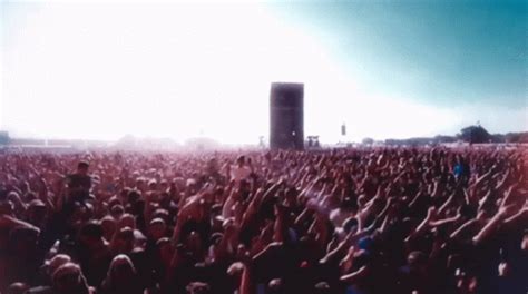 Drake Crowd GIF - Drake Crowd Drake Crowd - Discover & Share GIFs