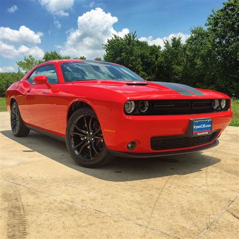 2016 Dodge Challenger SXT Blacktop : Dodge