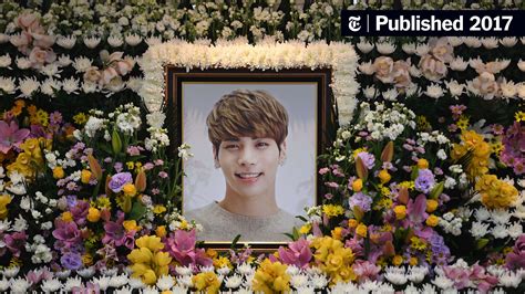 Fans Mourn Kim Jong-hyun, a K-Pop Singer Whose Style Was Instantly Recognizable - The New York Times