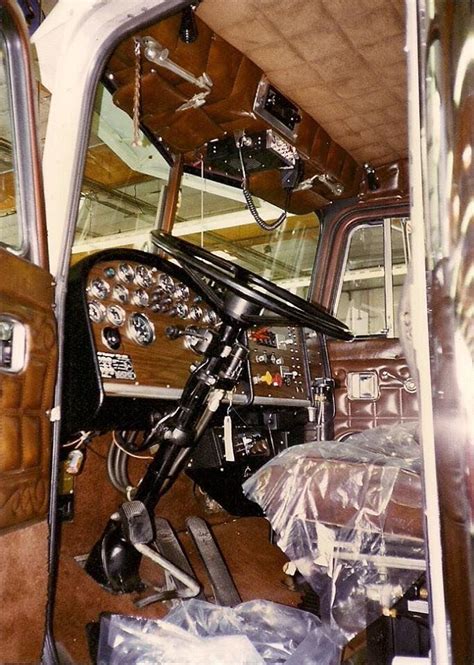 1979 Pete 359 | Peterbilt trucks, Big trucks, Truck interior