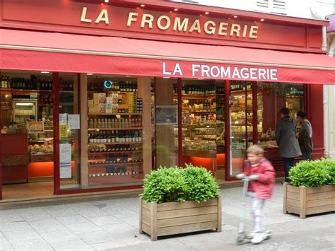 5 Reasons to Shop the Market Streets of Paris | marjorierwilliams.com