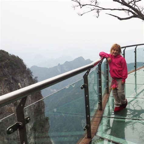 CHINA'S GLASS WALKWAY WITH KIDS: ZHANGJAIJIE - Mumpack Travel