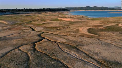 California drought emergency declared amid 'acute water supply shortfalls' - CNN