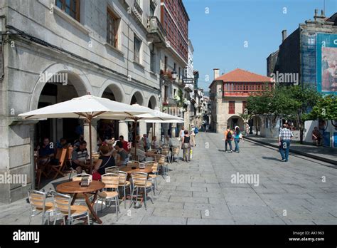 Sidewalk cafe in the Zona Monumental (Old Town), Pontevedra, Galicia ...