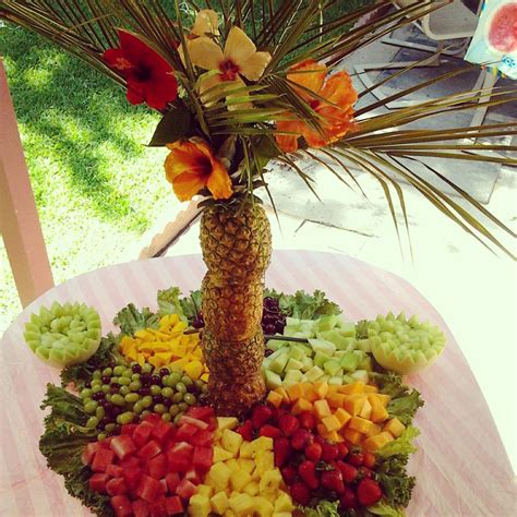 pineapple palm tree fruit tray - Rolf Fryer