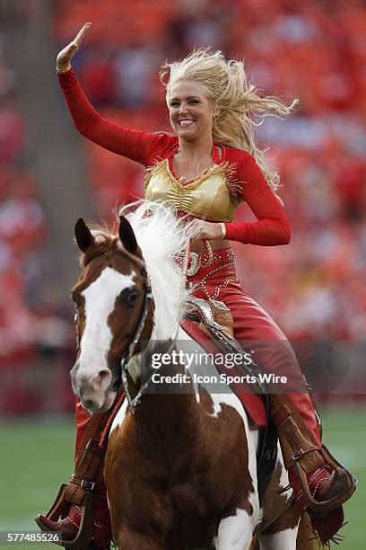 31 Kansas City Chiefs Warpaint Photos & High Res Pictures - Getty Images