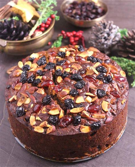 EGGLESS CHRISTMAS FRUIT CAKE | VEGAN CHRISTMAS CAKE | BEST PLUM CAKE - Cook with Kushi