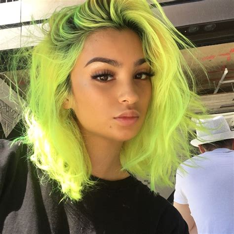 ˗ˏˋ I s a b e l l a ˊˎ˗ | Neon hair, Green hair, Hair inspo color