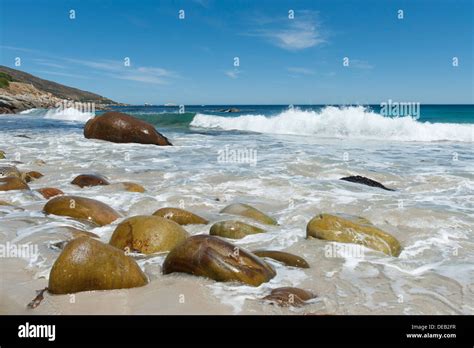 Smooth stones beach hi-res stock photography and images - Alamy