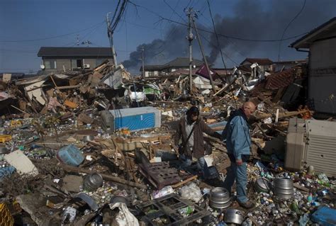 Japan earthquake's death toll likely to be over 10,000, officials say ...