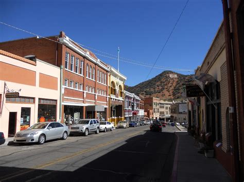 WOLFFIETRACKS CHASING RAINBOWS: More Sightseeing-Bisbee