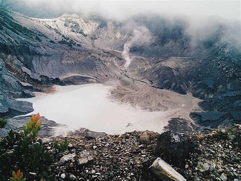 Asal Usul Gunung Tangkuban Perahu - Homecare24