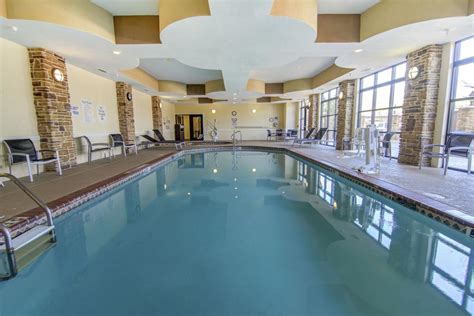 Editor Picks: Hotels with indoor pool in Arlington, TX