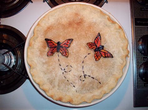 Monarch butterfly pie... one male, one female:-) | Pie, Apple pie, Monarch butterfly