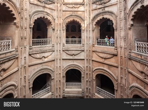 Bara Imambara, Lucknow Image & Photo (Free Trial) | Bigstock