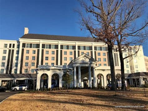 Living Like Elvis: My Accessible Stay at The Guest House at Graceland