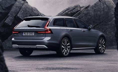 2023 Volvo V90 Cross Country Review, Pricing, and Specs