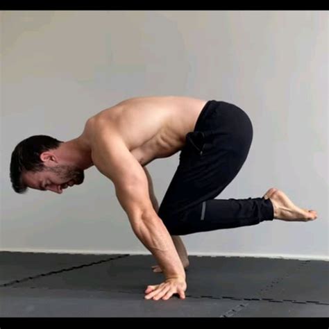 Tuck Planche by Alex 🌊. - Exercise How-to - Skimble