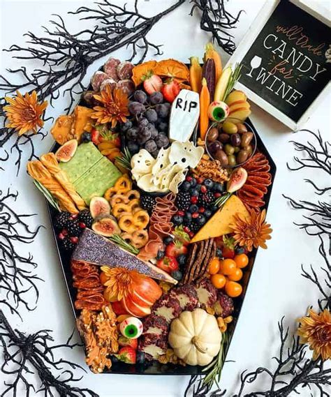 30+ Spooky Halloween Charcuterie Boards For Your Next Party! - Prada ...