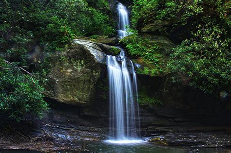 Waterfalls of Jocassee - Eclectic Sun Paddlesports @ Lake Jocassee