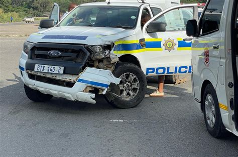 SAPS official injured in crash, KZN