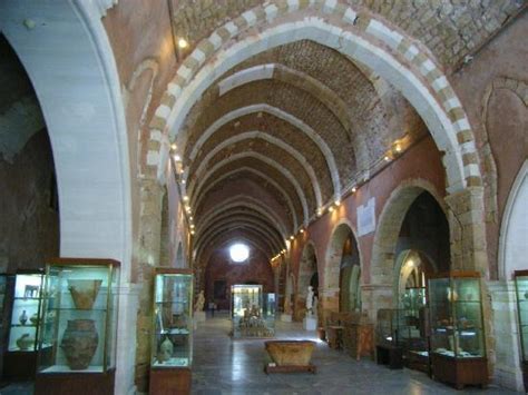 Particolare del cortile del museo - Picture of Chania Archaeological ...