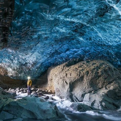 2 Day Tour Northern Lights & Ice Cave Adventure – Travel Iceland