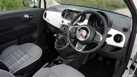 Fiat 500 (UK-Spec) | 2016MY Convertible | Interior